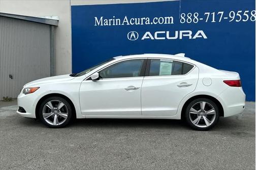 2013 Acura ILX 2.0L w/Premium Package