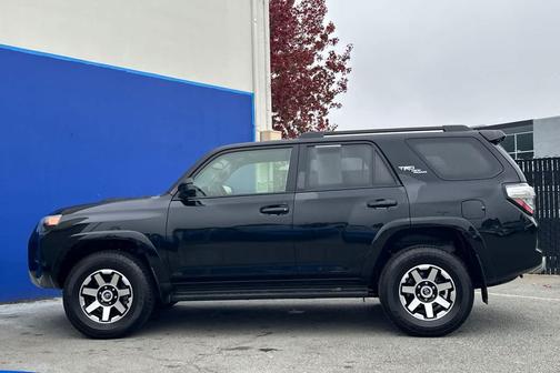 2024 Toyota 4Runner TRD Off Road
