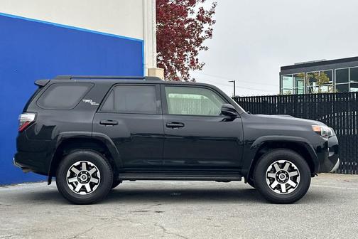 2024 Toyota 4Runner TRD Off Road