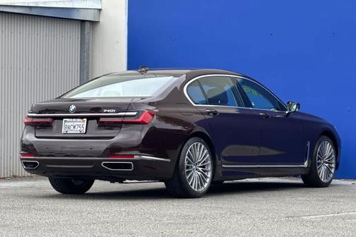 2020 BMW 740 740i