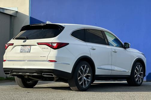 2023 Acura MDX 