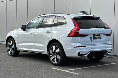 2025 Volvo XC60 Plus