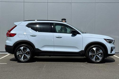 Cloud Blue 2026 Volvo XC40 Plus, B5 AWD Gas (mild hybrid), Dark