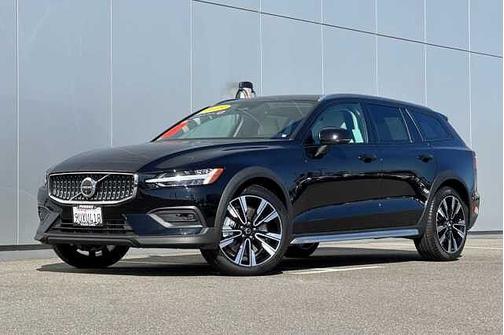 2025 Volvo V60 Cross Country Ultra