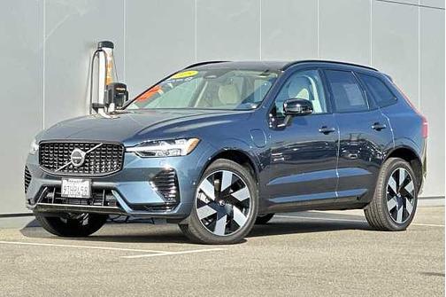 2025 Volvo XC60 Plus