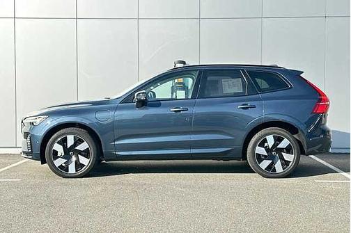 2025 Volvo XC60 Plus