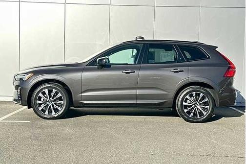 2025 Volvo XC60 Core