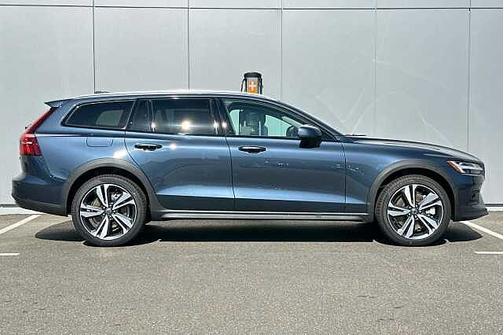 Denim Blue 2026 Volvo V60 Cross Country Plus