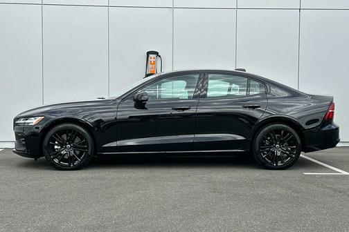 2024 Volvo S60 B5 Plus Black Edition