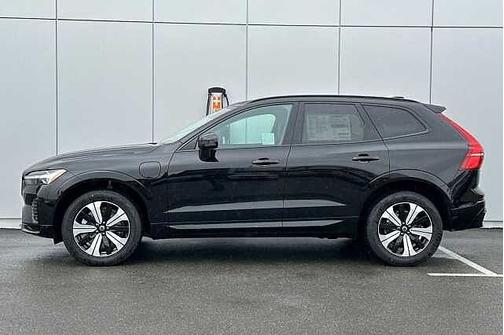 2025 Volvo XC60 Core