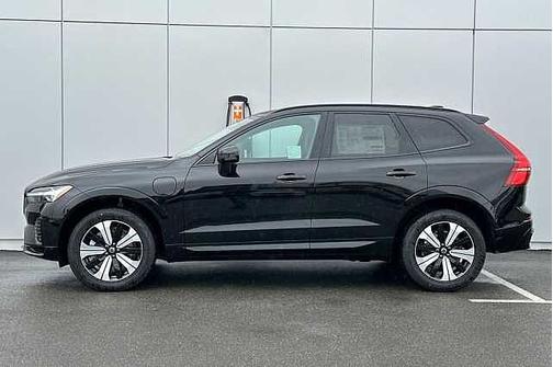 2025 Volvo XC60 Plug-In Hybrid Core