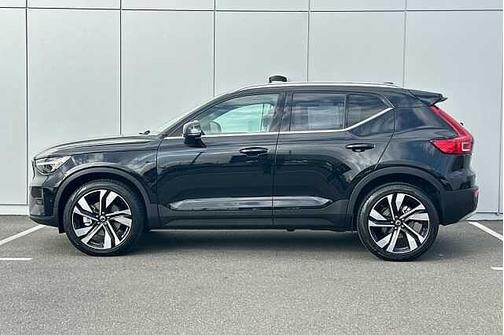 2025 Volvo XC40 Plus