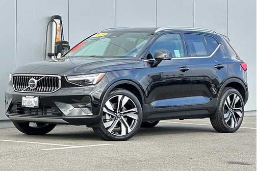 2025 Volvo XC40 Plus