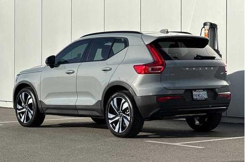 2024 Volvo XC40 Plus