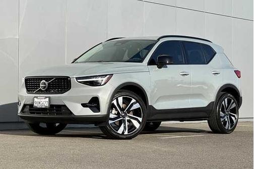 2024 Volvo XC40 Plus