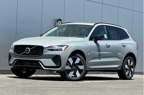2025 Volvo XC60 Plus