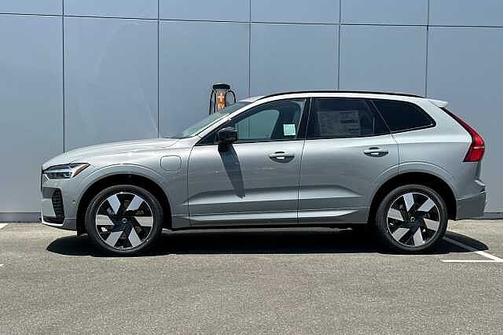 2025 Volvo XC60 Plus