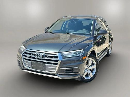 Manhattan Gray Metallic 2019 Audi Q5 45 Premium