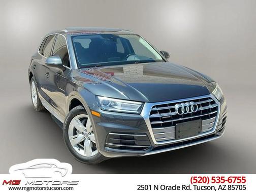 Manhattan Gray Metallic 2019 Audi Q5 45 Premium