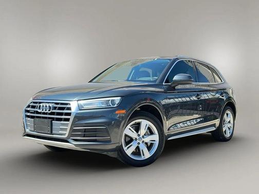 Manhattan Gray Metallic 2019 Audi Q5 45 Premium