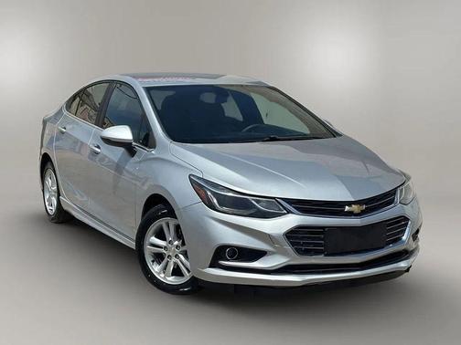 Silver Ice Metallic 2017 Chevrolet Cruze LT
