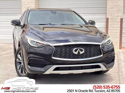 2017 INFINITI QX30 Luxury