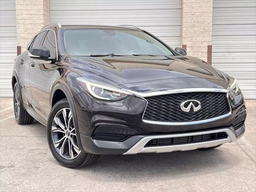 2017 INFINITI QX30 Luxury