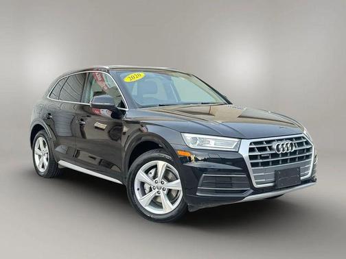 2020 Audi Q5 45 Titanium Premium