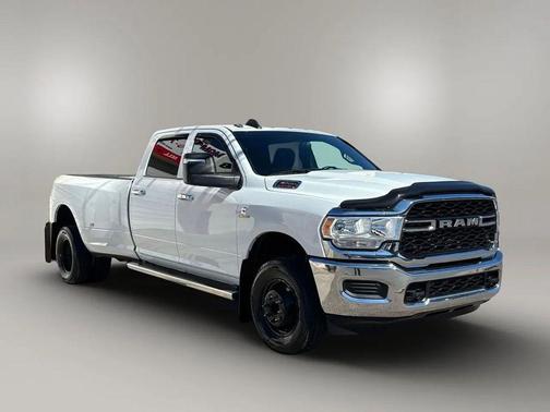 2024 RAM 3500 Tradesman Crew Cab 4x4 8' Box