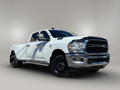 2024 RAM 3500 Tradesman Crew Cab 4x4 8' Box