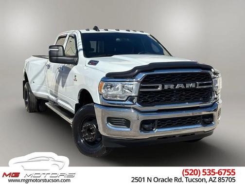 2024 RAM 3500 Tradesman Crew Cab 4x4 8' Box