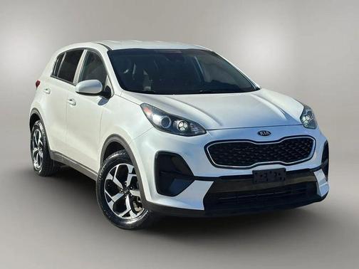 Snow White Pearl 2022 Kia Sportage LX