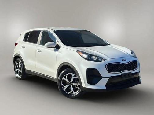 Snow White Pearl 2022 Kia Sportage LX