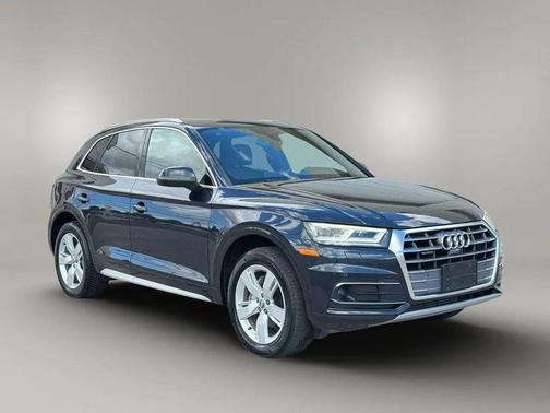 Moonlight Blue Metallic 2019 Audi Q5 45 Premium