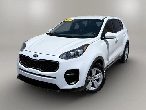 Clear White 2019 Kia Sportage LX