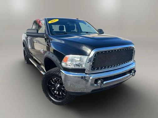 2017 RAM 2500 SLT Crew Cab 4x4 6'4' Box