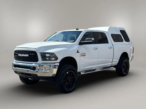 Bright White Clearcoat 2018 RAM 2500 Big Horn Crew Cab 4x4 6'4' Box