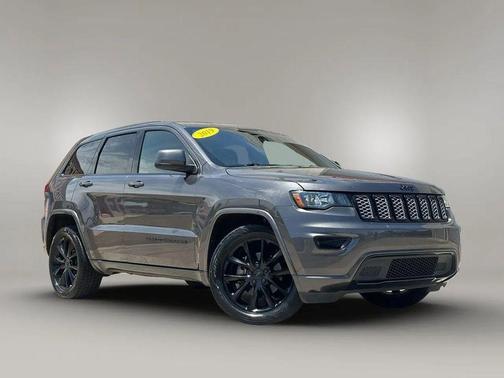 Granite Crystal Metallic Clearcoat 2019 Jeep Grand Cherokee Altitude
