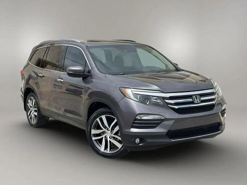 Modern Steel Metallic 2017 Honda Pilot Elite