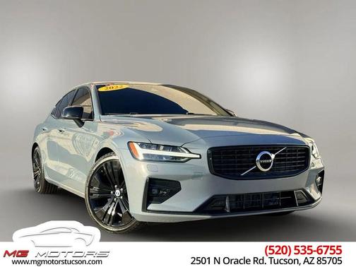 2022 Volvo S60 T5 Momentum