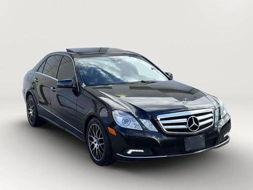 2010 Mercedes-Benz E-Class 4MATIC Luxury Sedan