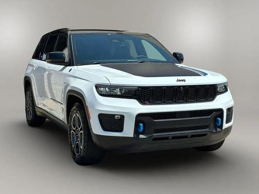 Bright White Clearcoat 2022 Jeep Grand Cherokee 4xe Trailhawk