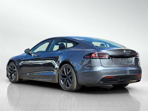 2022 Tesla Model S Base