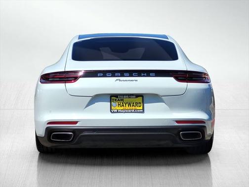 2018 Porsche Panamera Base