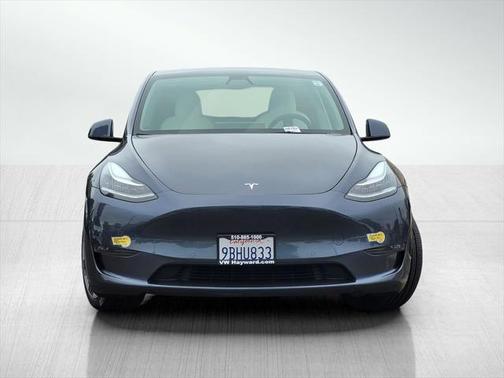 2022 Tesla Model Y Long Range Dual Motor All-Wheel Drive