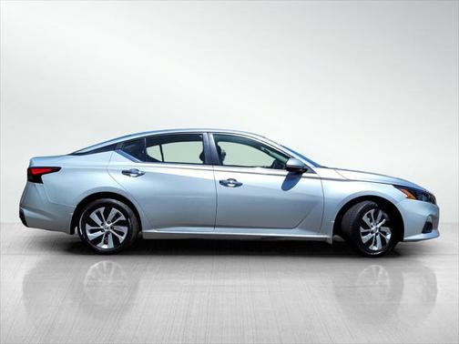 2022 Nissan Altima S FWD