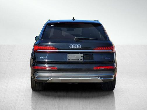 2022 Audi Q7 55 Premium Plus