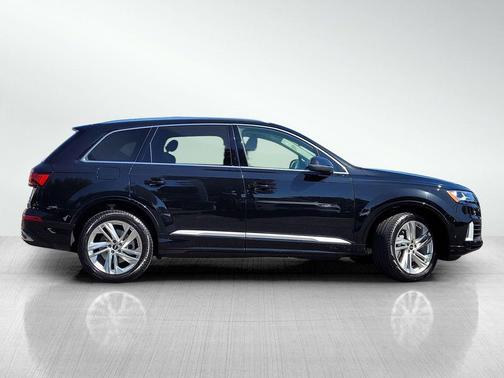 2022 Audi Q7 55 Premium Plus