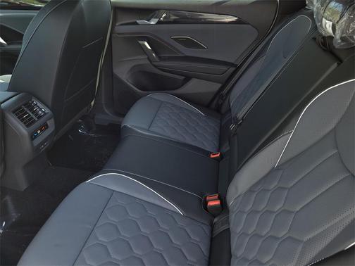 2026 Volkswagen Tiguan 2.0T SEL R-Line 4MOTION