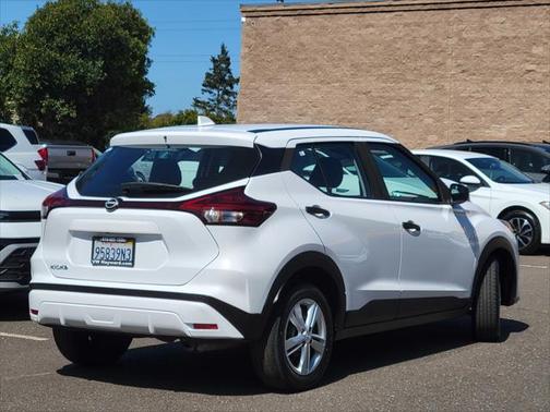 2022 Nissan Kicks S